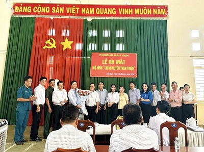 Lễ ra mắt chính quyền thân thiện.jpg