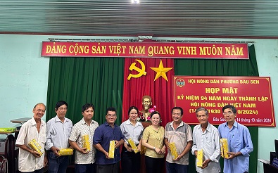 Hội ND họp mặt 14_10.jpg