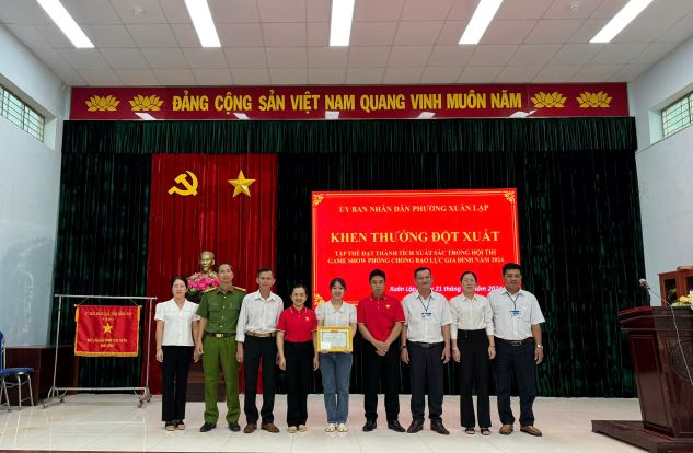 1khen thưởng đột xuất 1.jpg