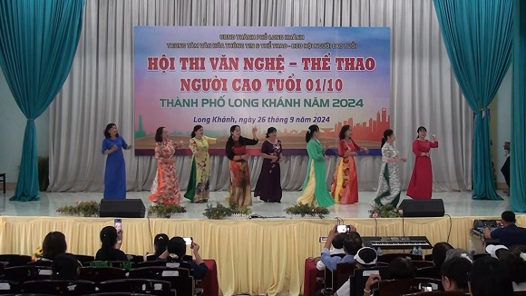 văn nghệ nct.jpg